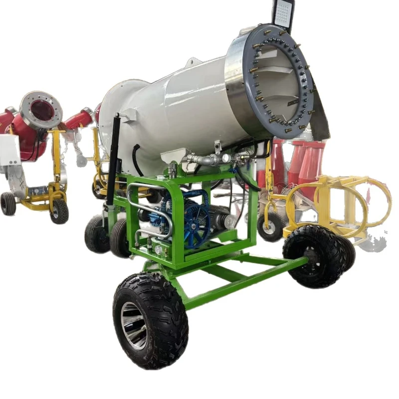Medium-sized snow machine: Evenly distributed snow production covers a wide area. Outdoor site snow machine