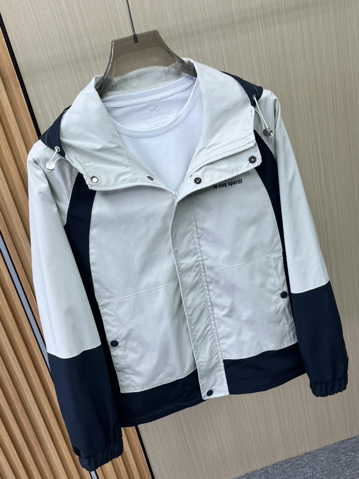 

New 2025 Men's Outdoor Windproof Jaet Casual Premium Quali Fce Hooded Coat Faionable Urban Sle All Seasons Wear