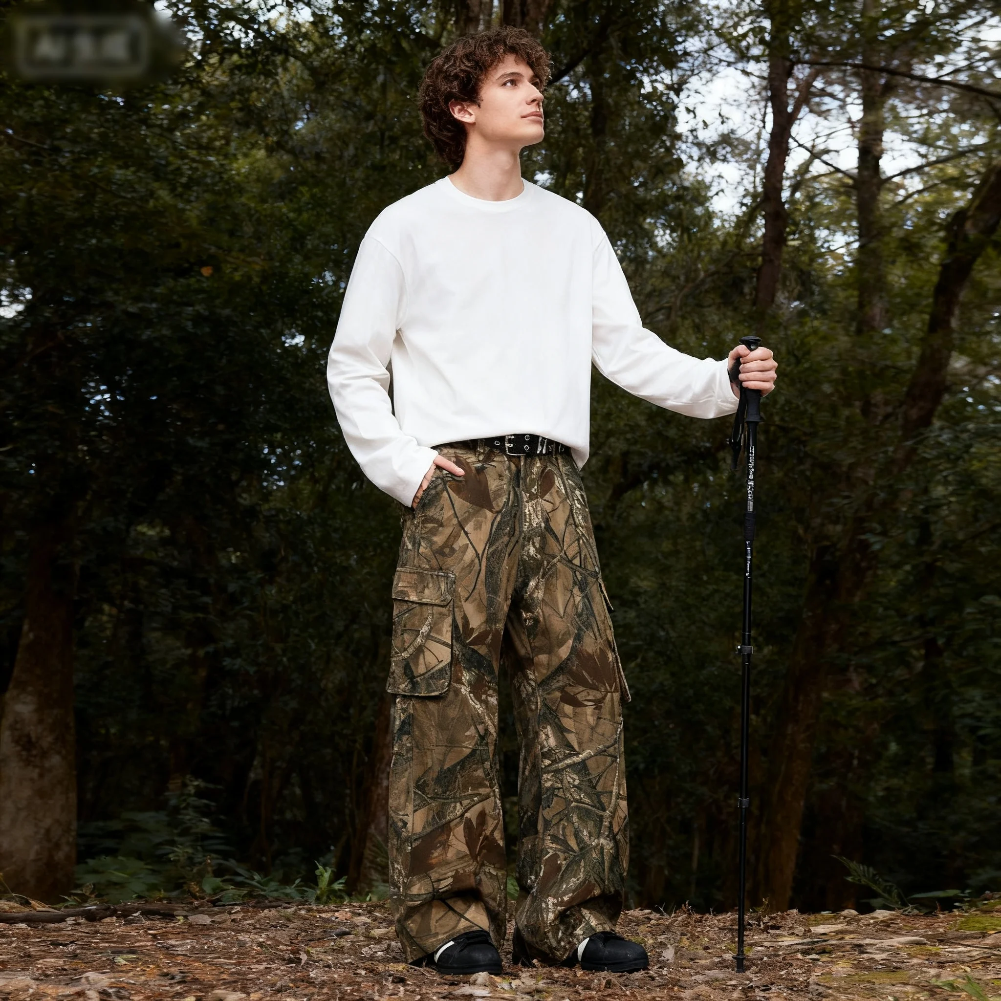 

2025 new tree branch camouflage work pants with American retro design, loose outdoor casual denim pants, printed loose jeans