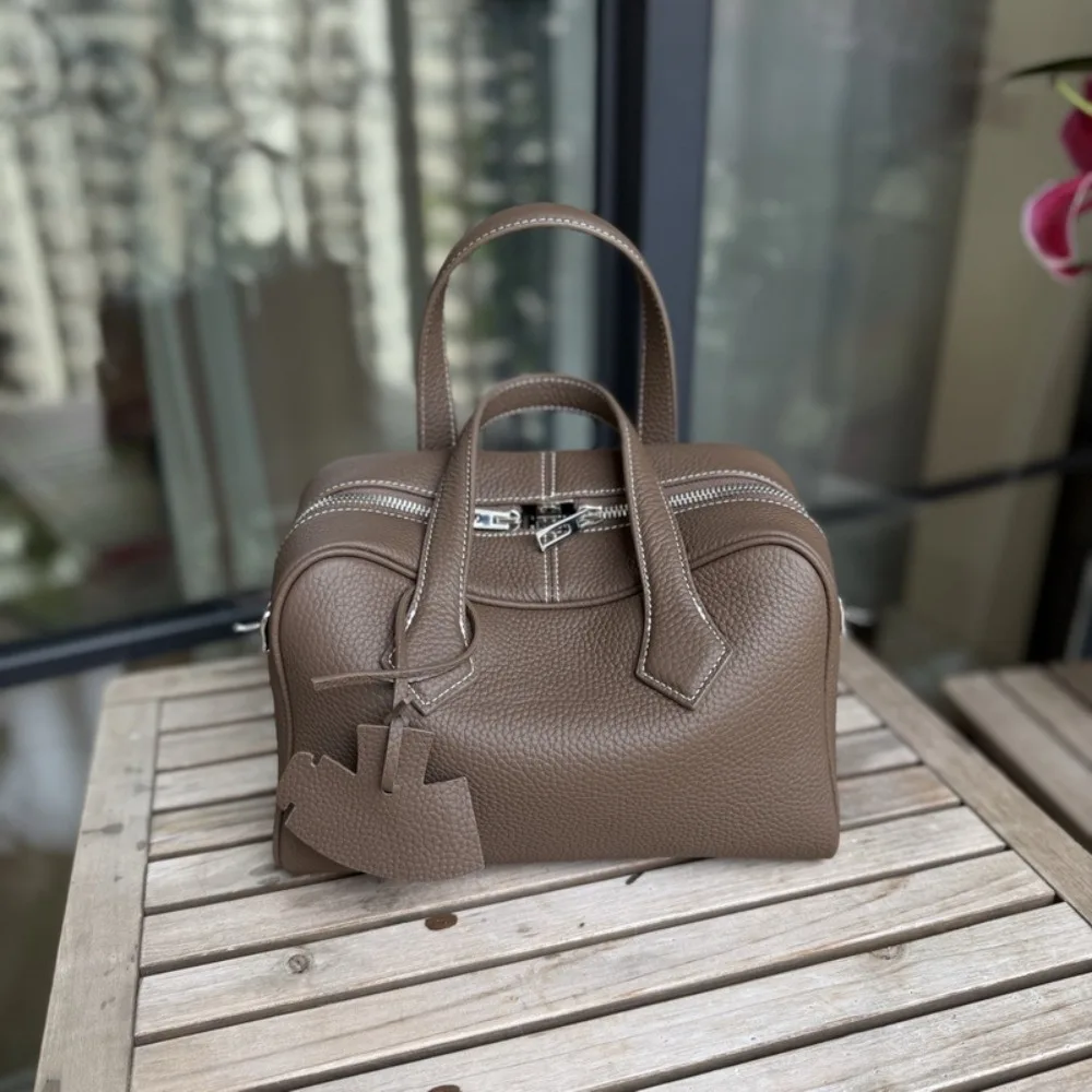2026 New Leather Women's Bags Victoria Women's Bags Large Capacity Unique Versatile Texture Stylish Simple Casual Daily Premium