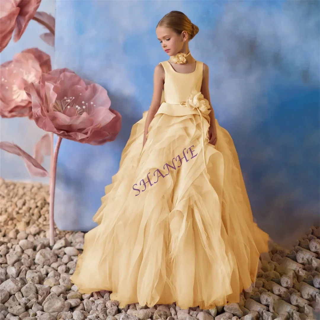 Abito da comunione senza maniche con scollo quadrato e piega floreale personalizzato per ragazza, lunghezza del pavimento, abito da cerimonia nuziale estivo di lusso con strascico