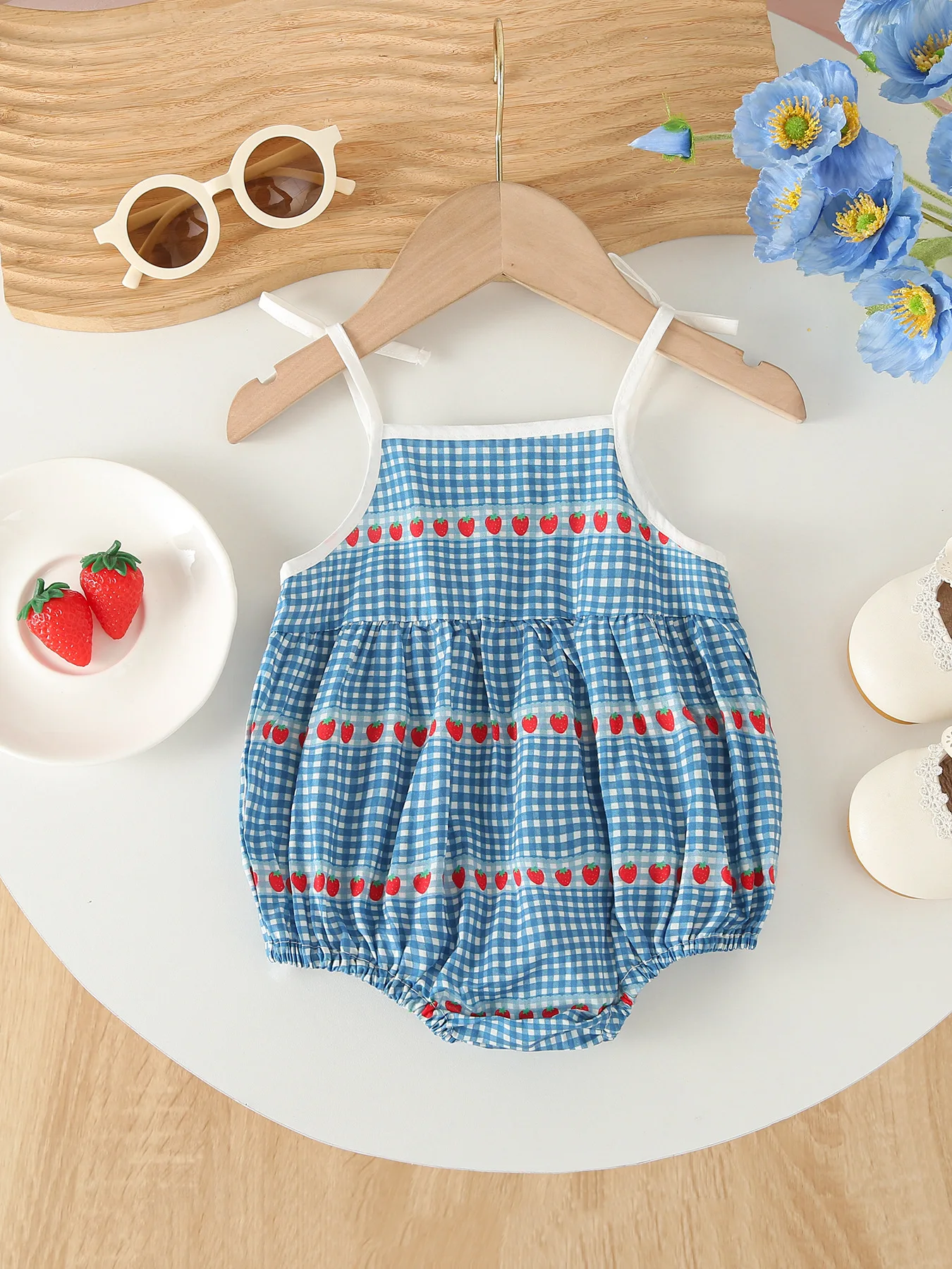 2026 صيف جديد نمط طفلة لينة ارتداءها السباغيتي حزام القماش القطني تحقق ثلاثية الأبعاد الفراولة طباعة ملابس الرضع #2