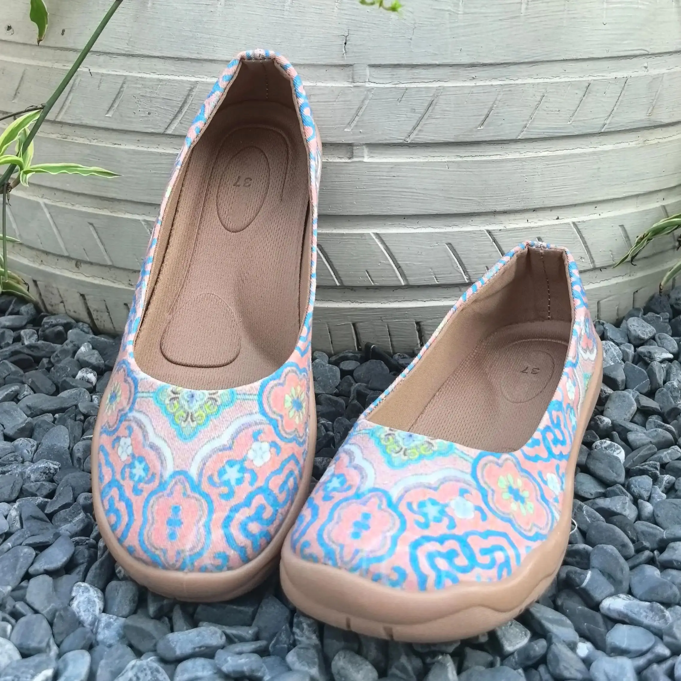 

Women's Slip-On Casual Cloth Shoes, Walking Shoes, Comfortable Low-Cut Soft-Soled Breathable Large-Size Women's Shoes, Bohemian Style Printed Fashion Holiday Gift.