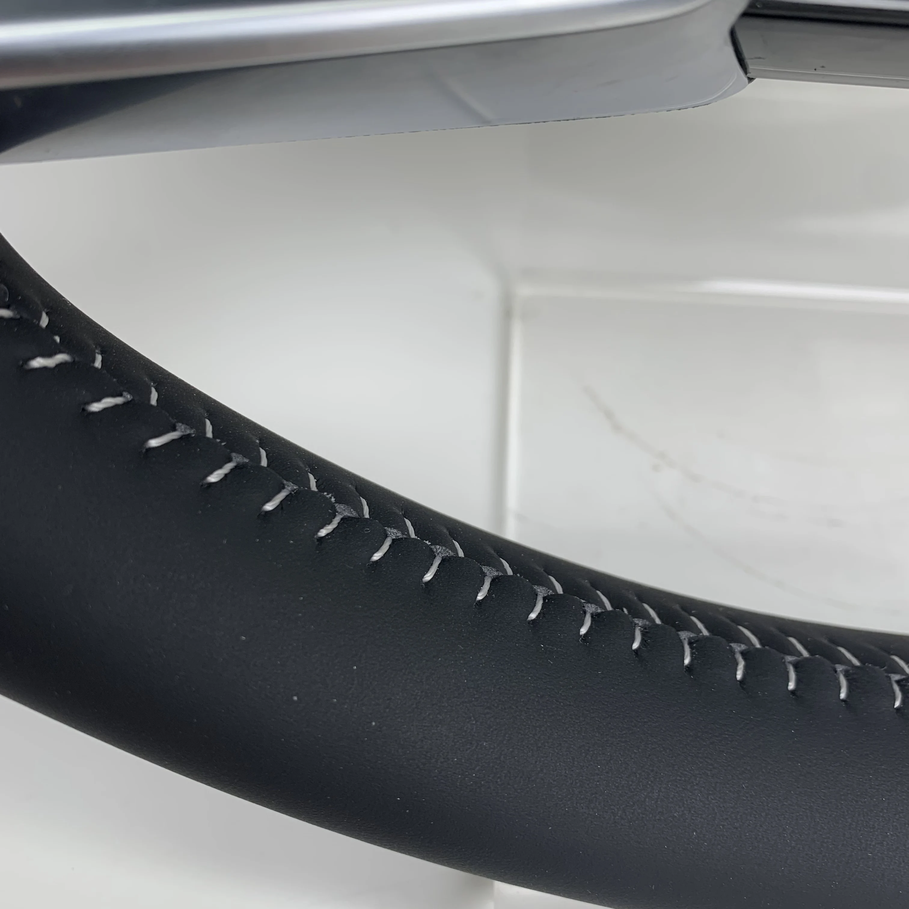 Custom Volant Full Leather Steering Wheel for Audi A3 A4 A8 B8.5 A5 A6 C7 C8 S3 S4 S5 B9 RS3 8V RS7 - view 6
