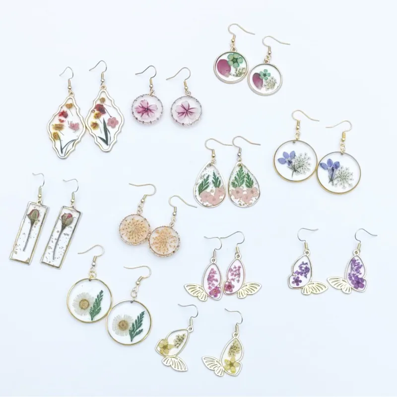 

Korean-Style Dried Flower Earrings for Women Travel & Resort Style Summer Elegance Versatile Earring Design