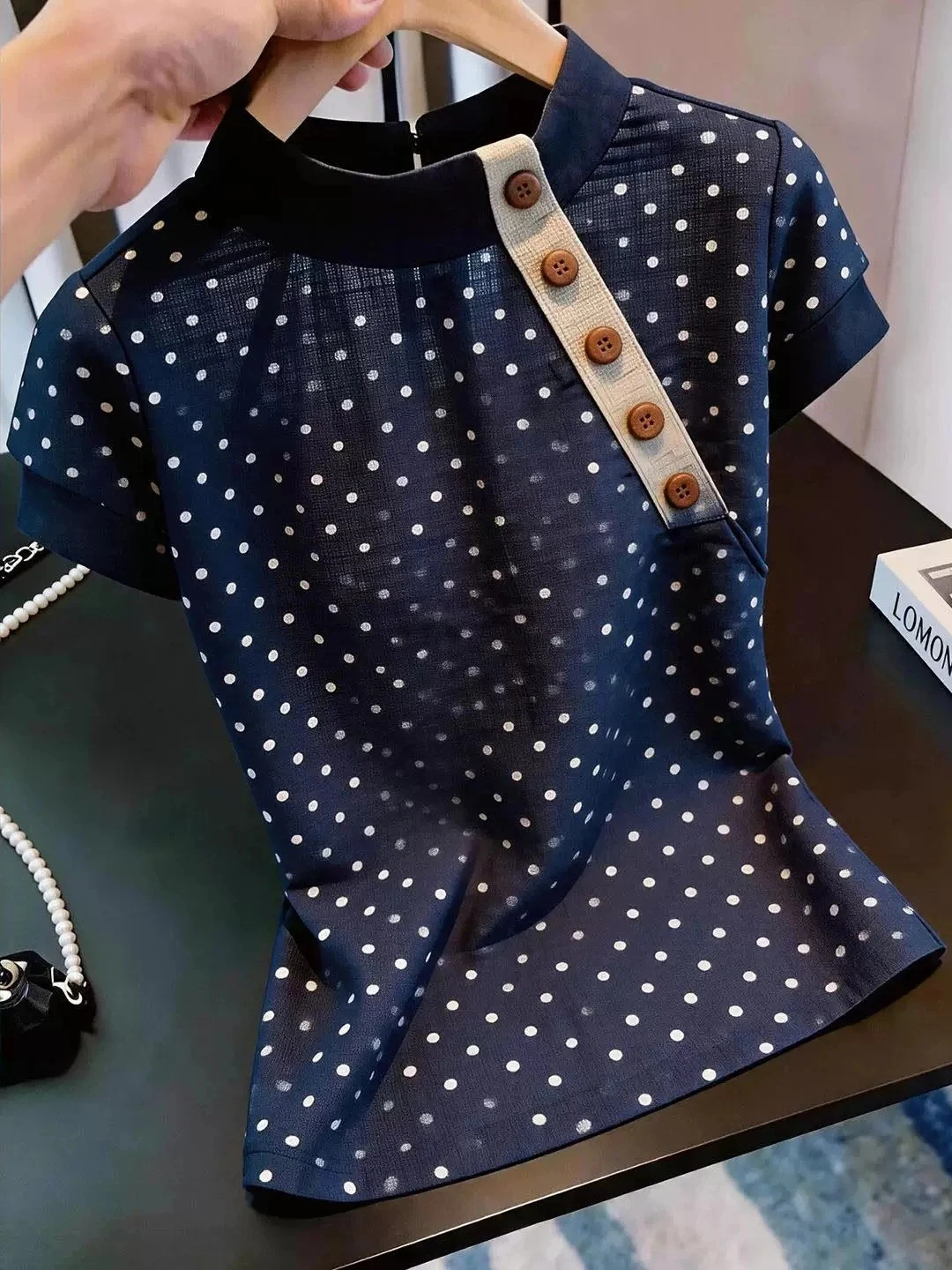 

Korean Style Soft Dot Pattern Short Sleeve Women's T-Shirt Fashionable Trendy Summer Top Comfortable Straight Cut Silk Material