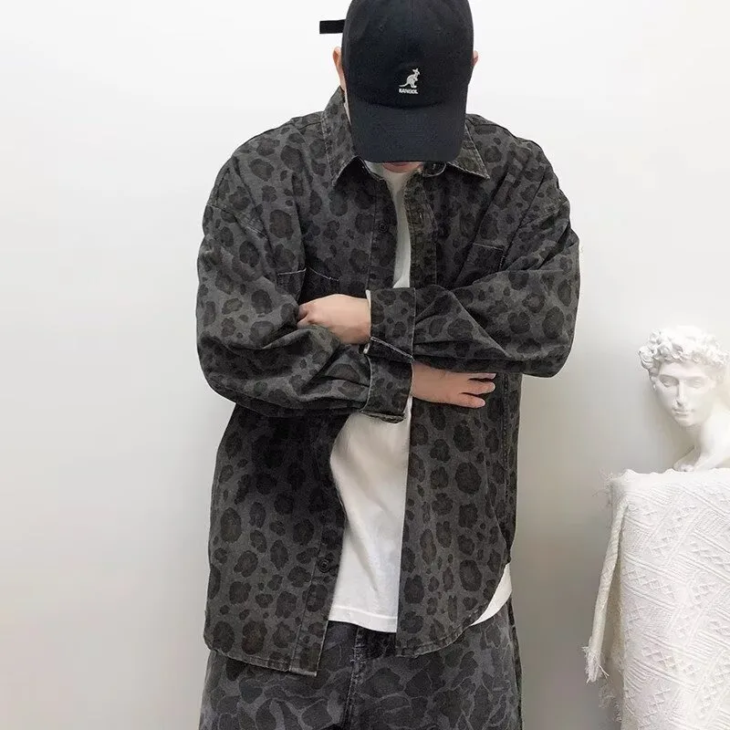 

Весенние американские леопардовые рубашки с длинными рукавами, мужские свободные нишевые повседневные куртки в стиле ретро, мужские уличные рубашки в стиле хип-хоп, мужская уличная одежда