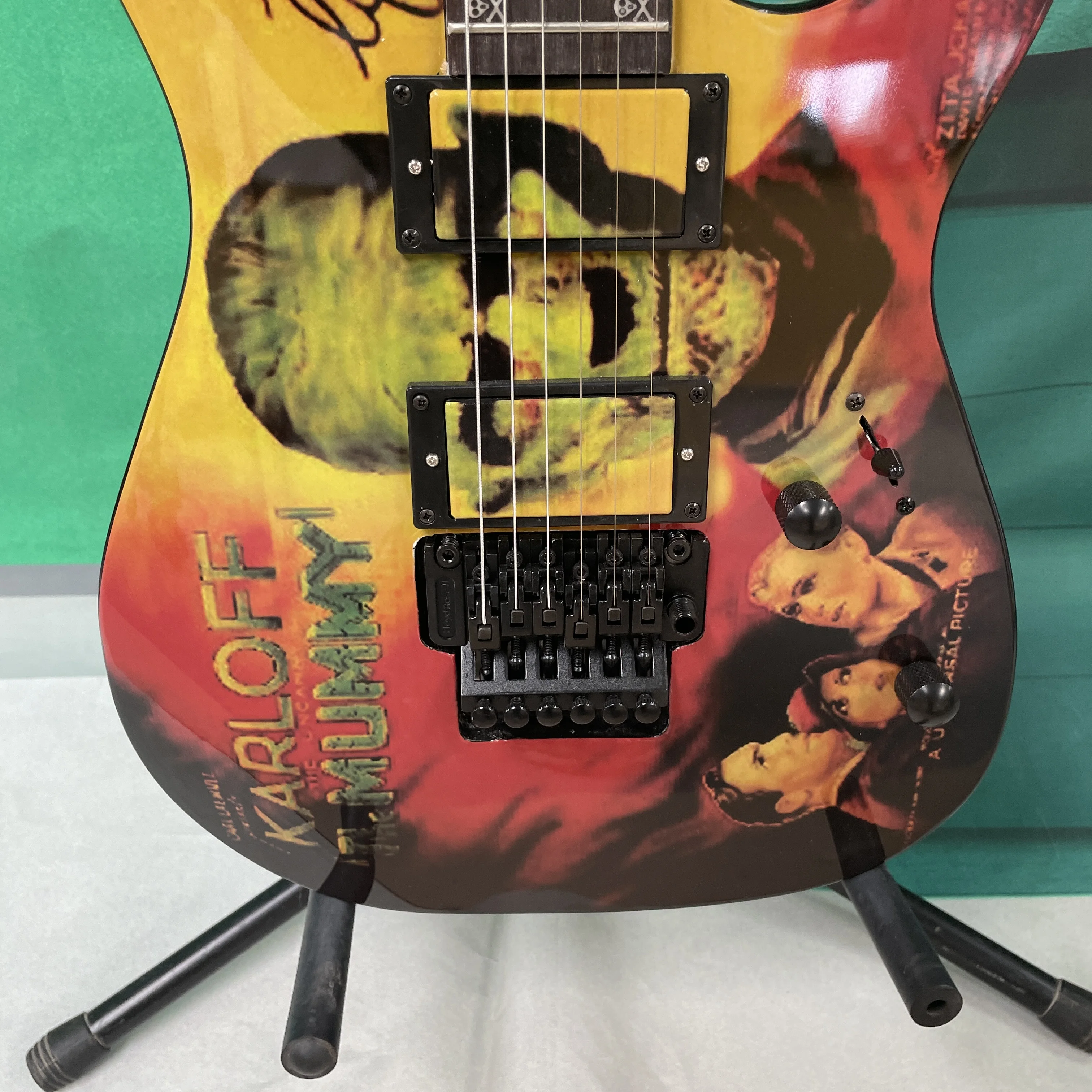 6-string electric guitar with mahogany body, humbucker pickups, tremolo system guitars ，high-end collectible electric guitarra
