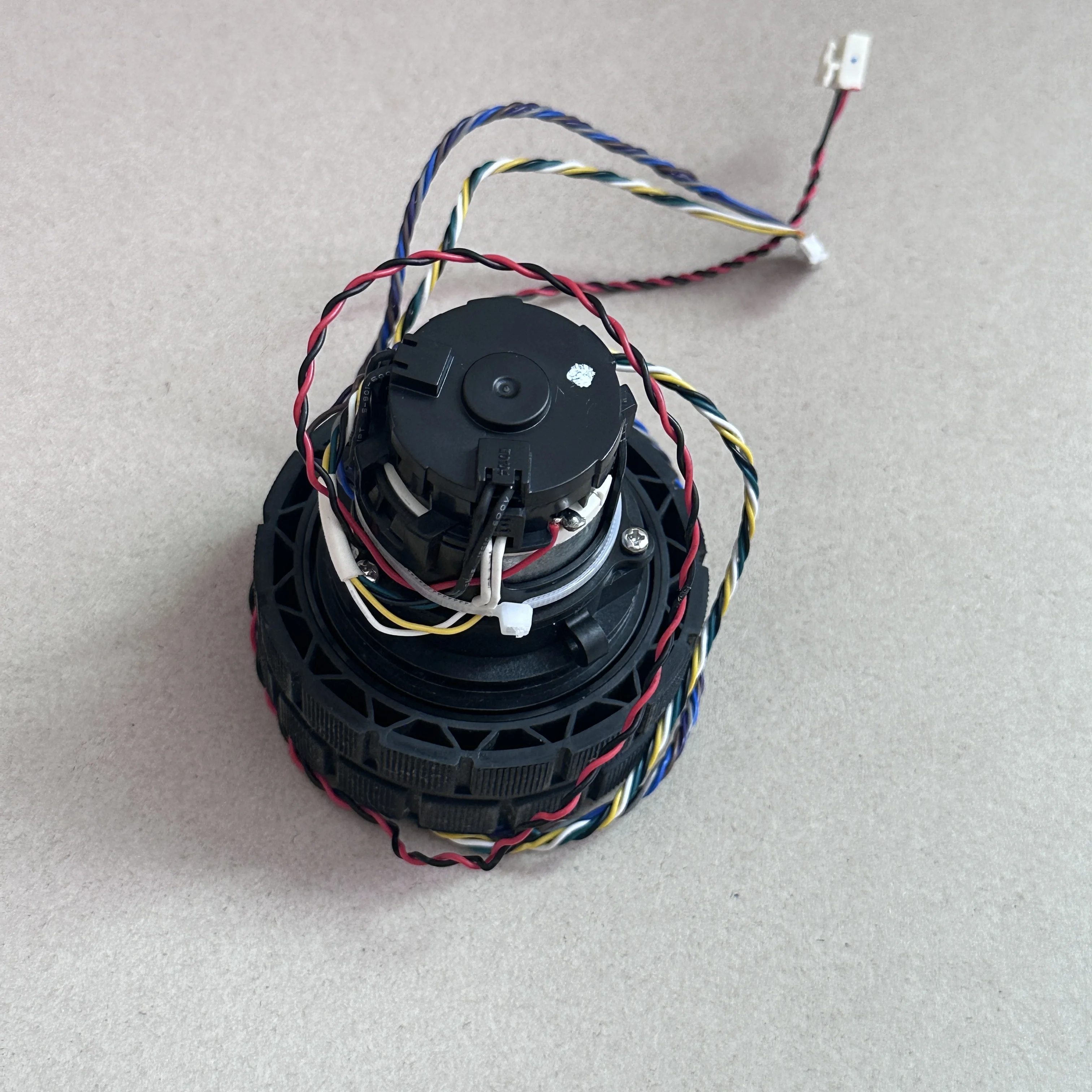 A52Q Napęd na lewym koście do szorowarki Roborock Flexi Pro z rolkami prowadzącymi koła ze wspomaganiem elektrycznym (L)