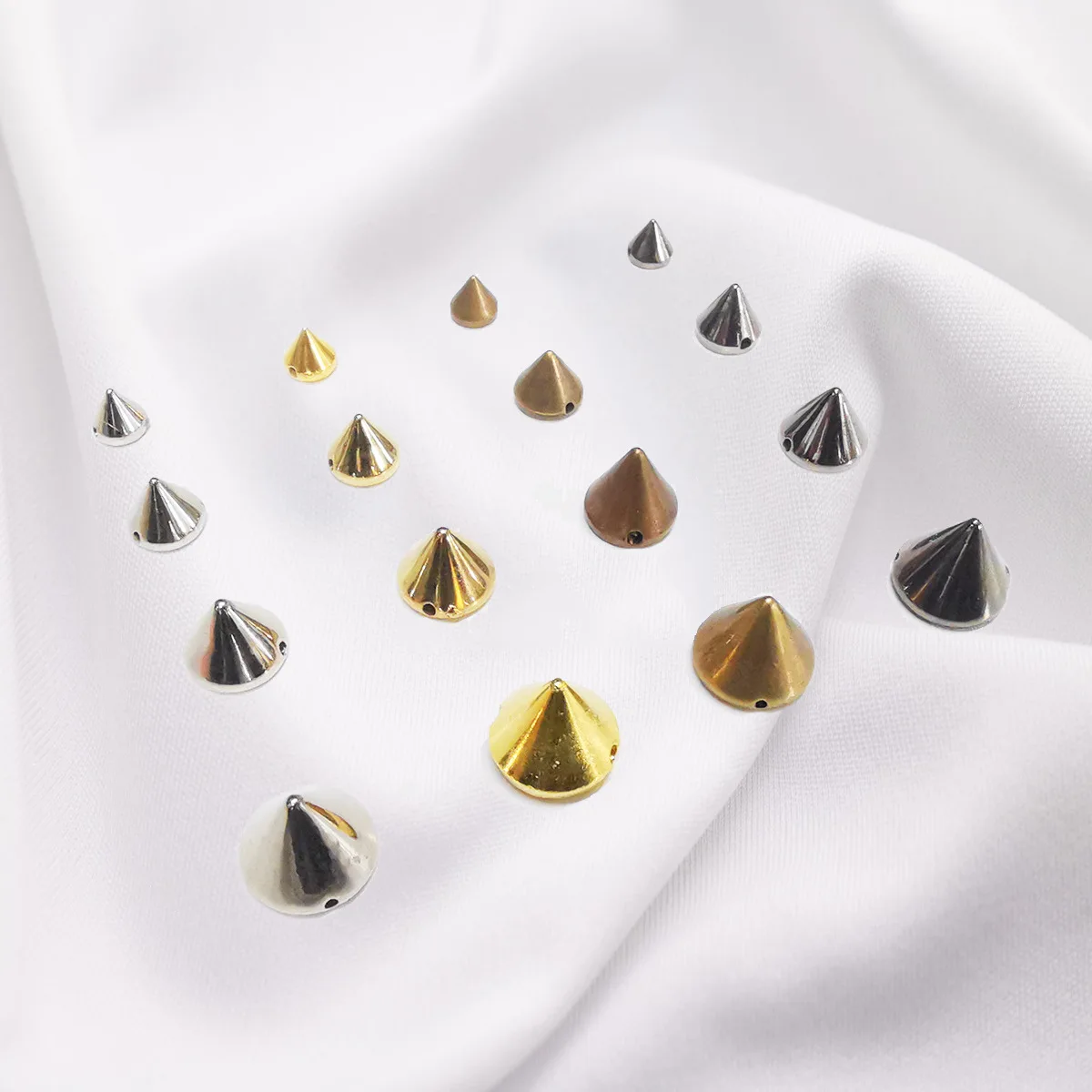 100pcs Plastic Bullet Cone Sewing Decor Spike Punk Hand made DIY Garment Shoes Clothing Sewing Button Accessories