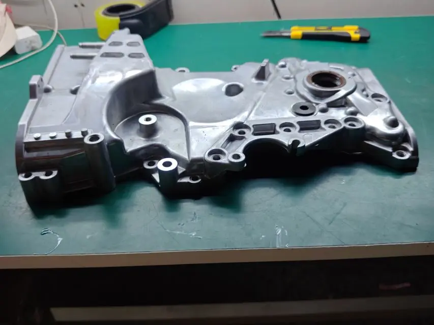 Hot Sell High Quality Car Spare Part 21350-2E021 213502E021 Timing Chain Cover Assembly Fits for 2011-2014 Hyu ndai Elantra 1.8L