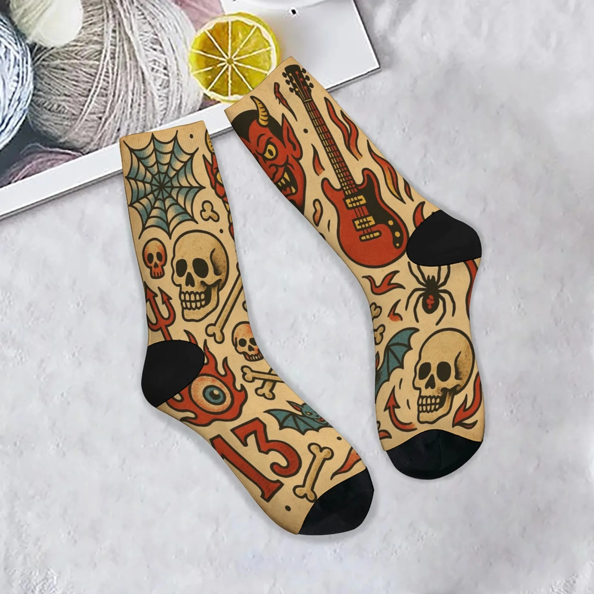 Harajuku Retro Dämon Schädel Gitarre Druck männer Socken Atmungsaktivem Nicht-slip Casual Socken Straße Hip-hop Crew socken Geschenk