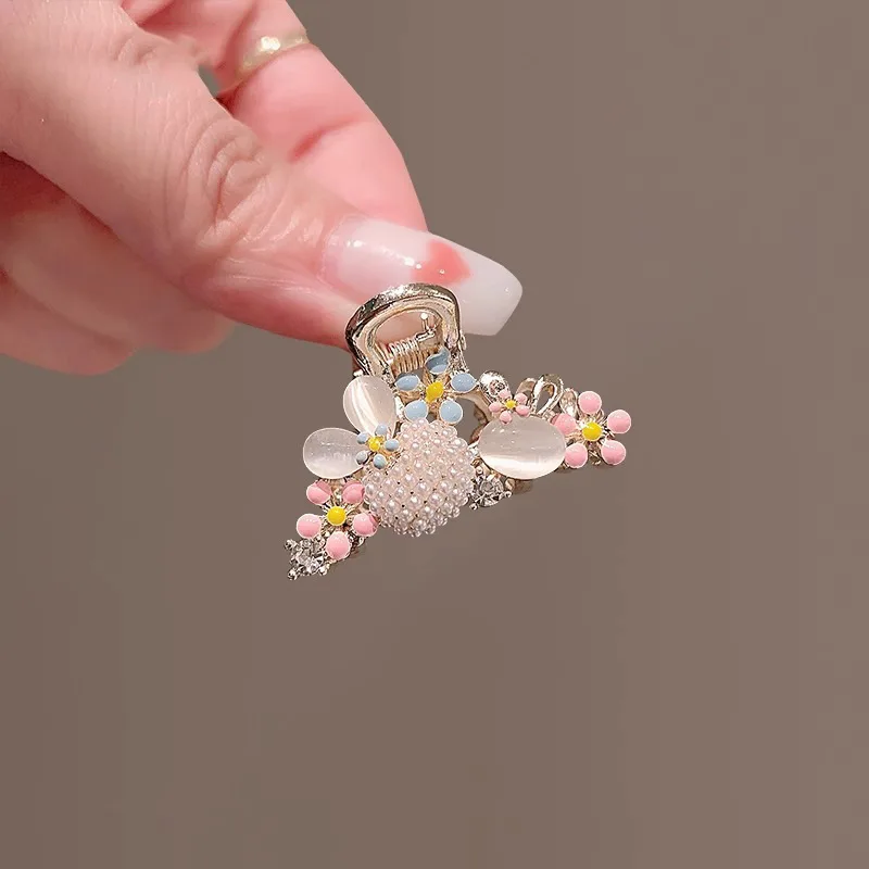 New Fashion Alloy Pearl 3cm Crab Hair Clip For Girl Women Summer Sweet Cute Side Barrettes Flower Hairpins Jewelry