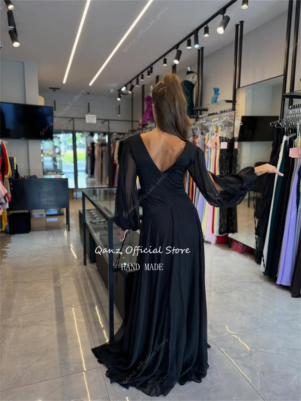 فساتين سهرة شيفون سوداء من Qanz للنساء بفتحة عالية ورقبة على شكل V على شكل حرف A وأكمام طويلة منتفخة رداء نسائي مخصص