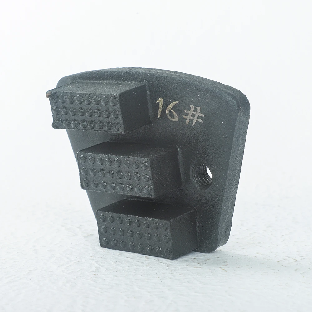 Pad Penggiling Lantai Beton 3-Segmen, Cakram Poles Berlian untuk Penghapusan Lapisan Epoksi yang Efisien & Persiapan Permukaan