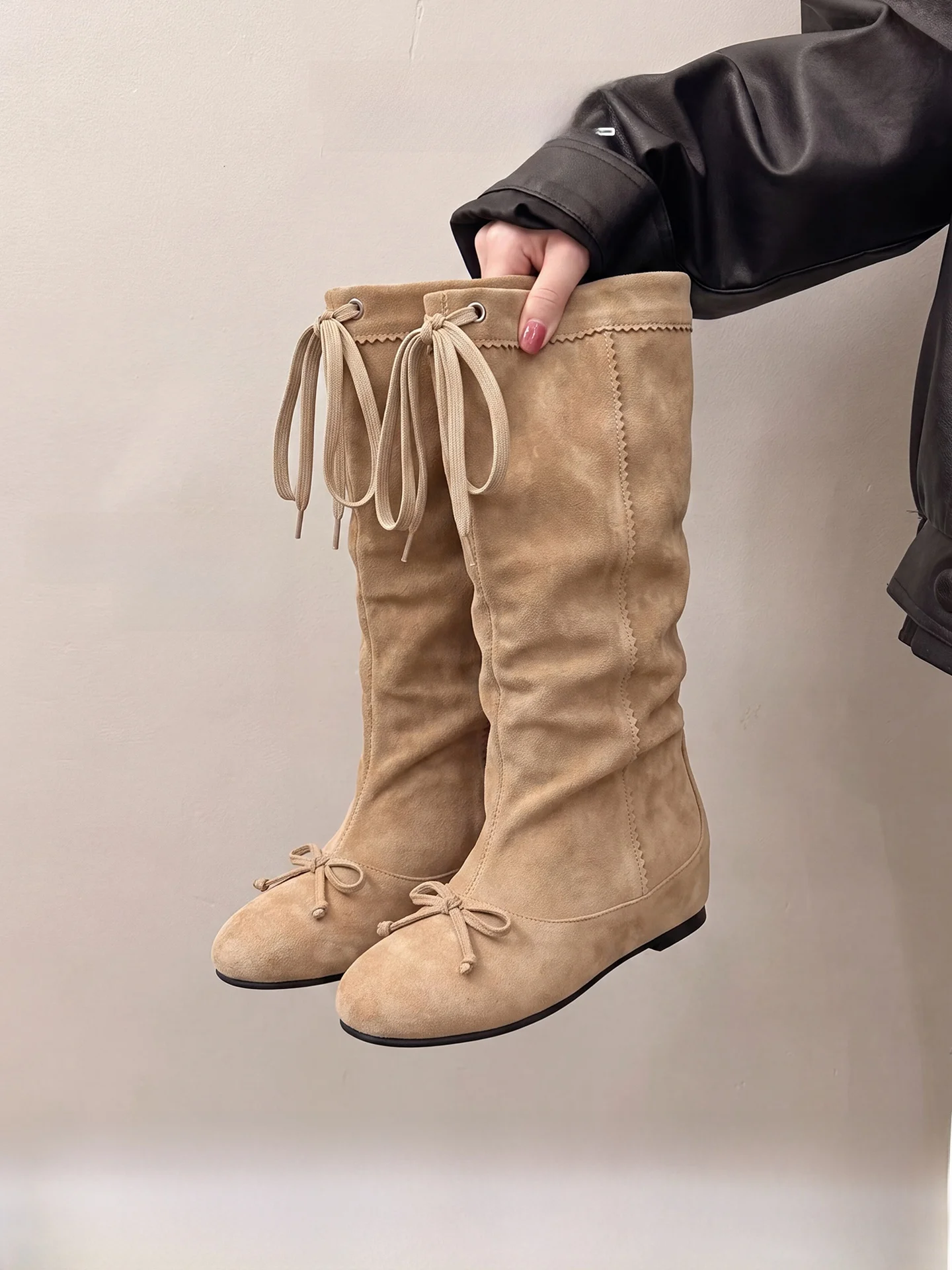 botas-de-media-cana-de-cuero-plegadas-con-punta-redonda-retro-y-lazo-de-mariposa-para-mujer-con-aumento-de-altura-estilo-ba