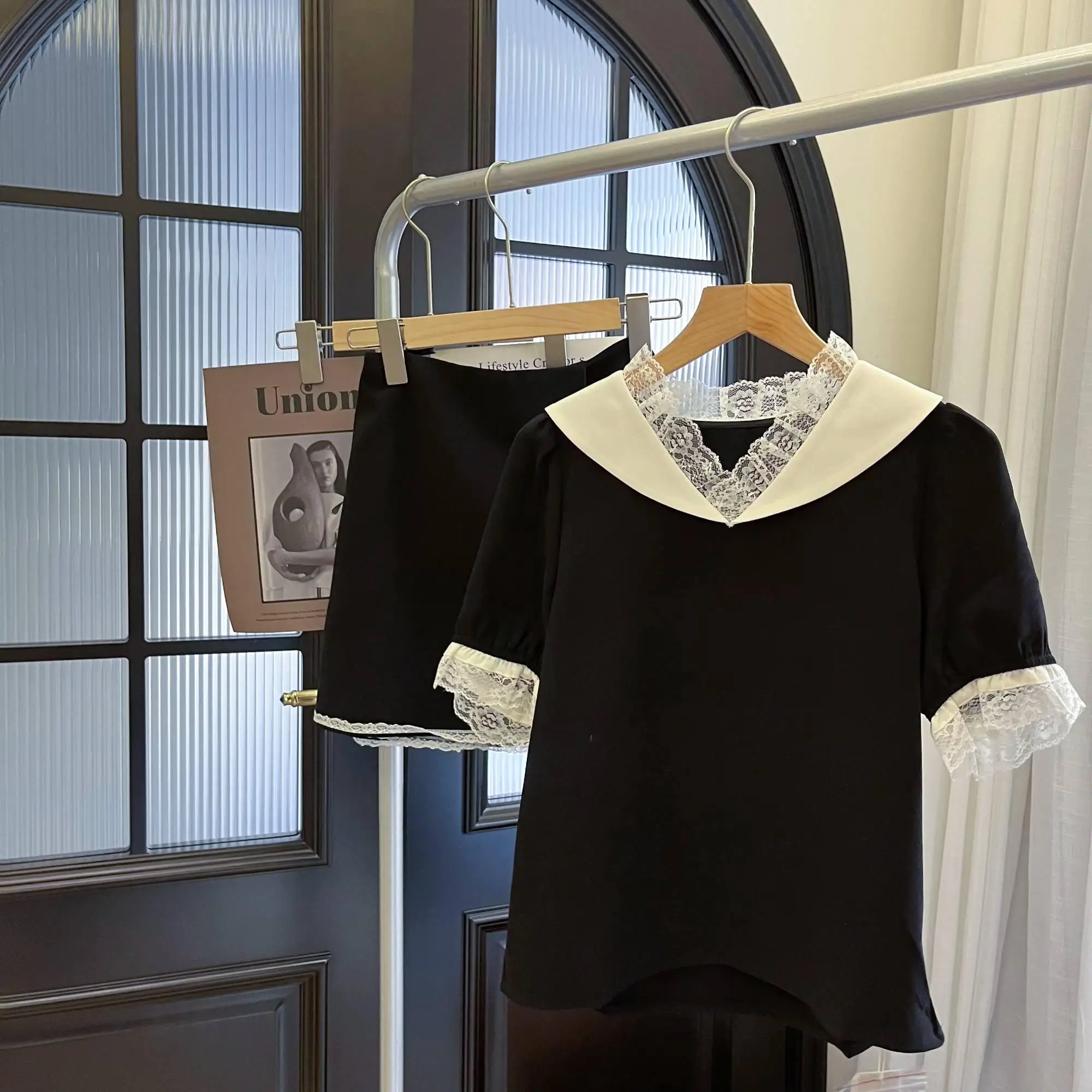 

Шикарный молодежный модный комплект для девочек: топ с коротким рукавом и юбка средней длины, летняя коллекция, элегантный стиль, униформа для студенток и работы.