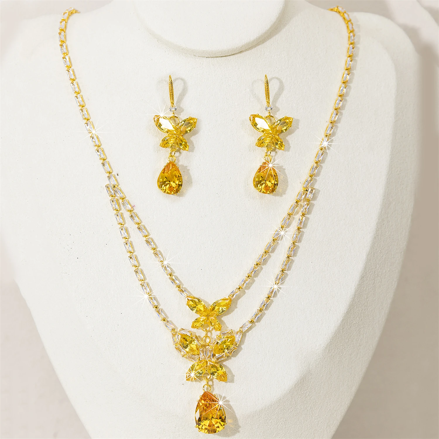 2-teiliges Schmuckset in Goldfarbe, Niedliche Halskette und Ohrringe mit Blumen-, Blatt- und Stern-Anhänger, Exquisite Gliederkette, Ohrstecker, Romantisches Liebesgeschenk