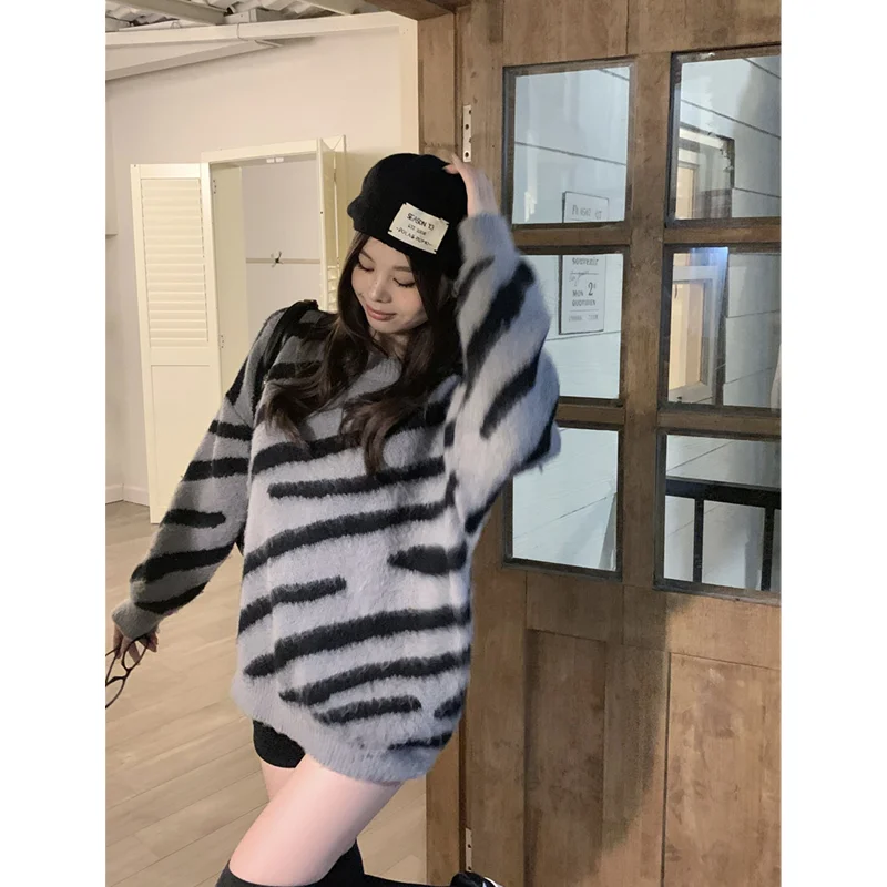 Women's Fashion New Style Zebra Pattern Long Sleeves Knitted Sweater Temperament Versatile Comfortable Sweater Autumn and Winter