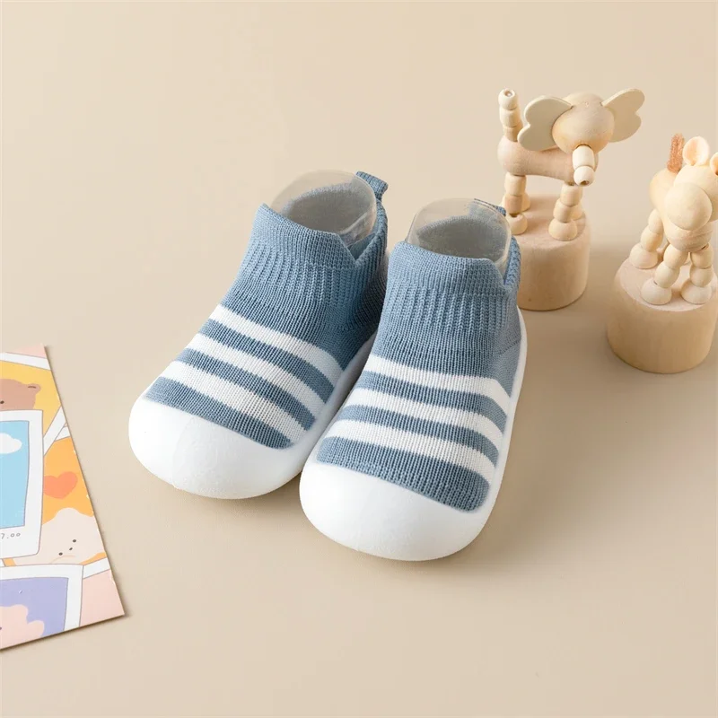 Zapatos de Interior de estilo coreano para niños, zapatos de calcetines para bebés, antideslizantes, resistentes al desgaste, primavera y verano