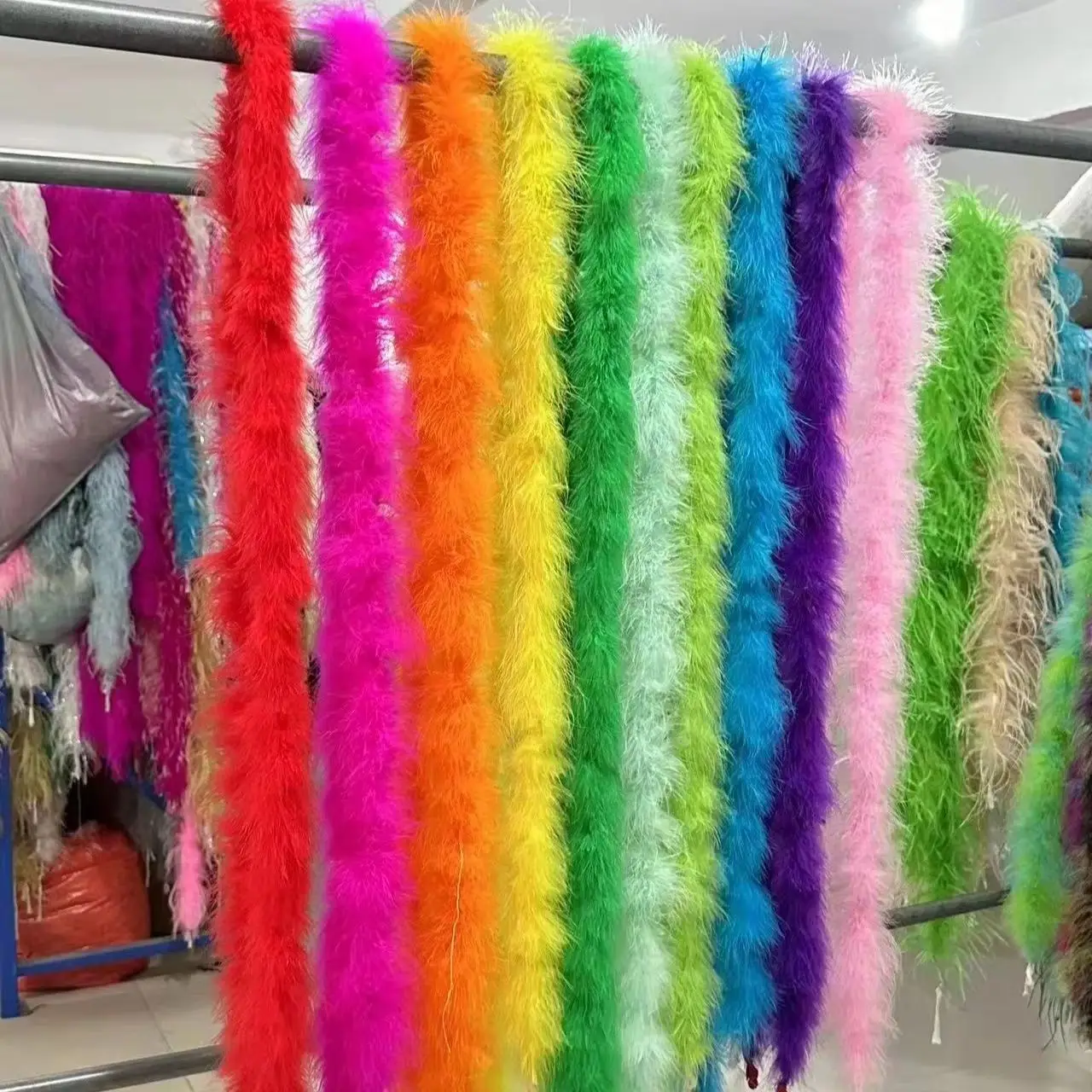 2 Meter Lebendige Türkische Marabu-Federboa 18-20g Flauschiger Federschal für DIY Hochzeit Party Kostüm Nähen Deko Zubehör