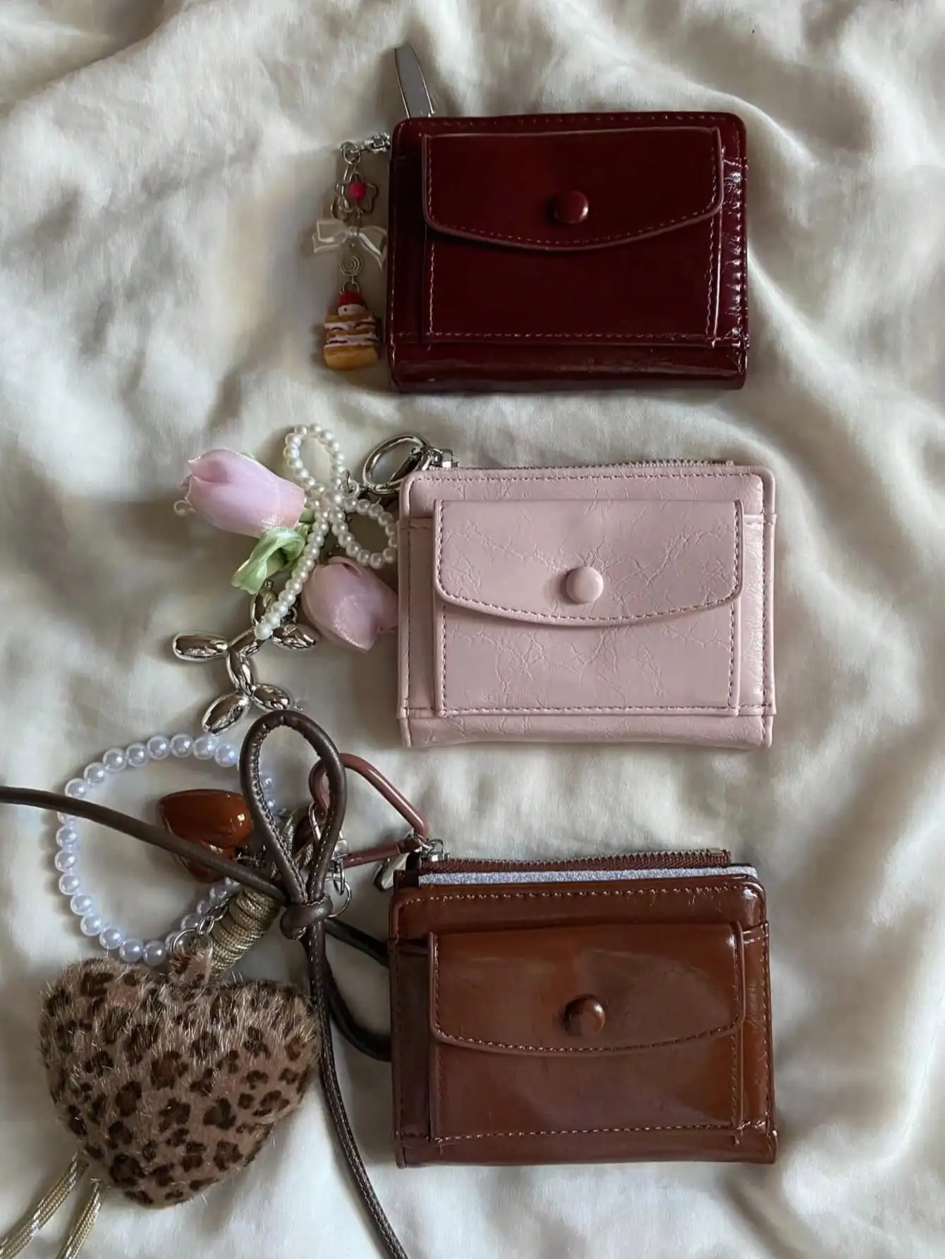 

Burgundy Cracked PU Leather Short Wallet Multi-Card Slots Fashionable Retro Coin Purse Cute Coin Pouch Mini Wallet Suitable For Girls Birthday/Valentine's Day Gift Card Holder For Women Wallet Purse Wallet Small Wallet Cute Wallet Cute Stuff