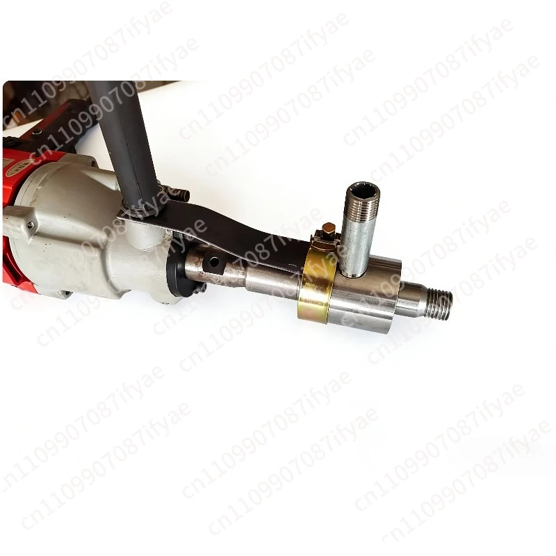 The water filling device of the drilling machine drill and pipe laying machine can pass through the sewage