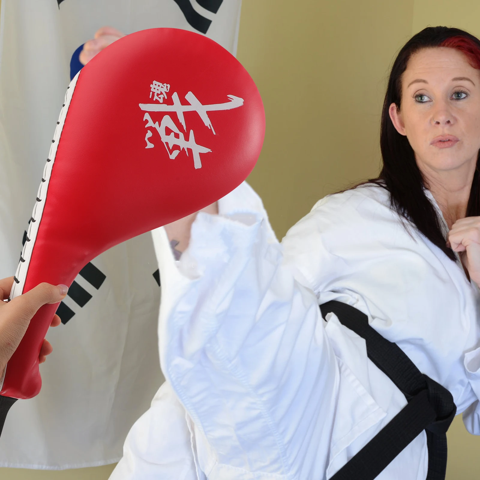 

1pcs Kick Pad for Taekwondo Boxing Red Pu Martial Arts Training Equipment Durable Strike Gym Sparring Gear