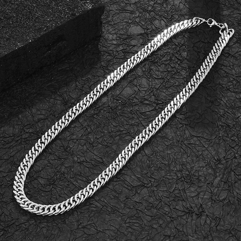 

A simple whip chain necklace with thickened titanium steel and a long whip chain, bold and individual