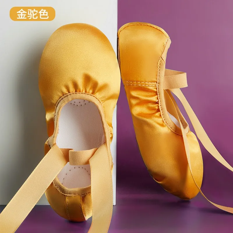 Sepatu dansa Satin dewasa anak perempuan, sandal selop balet dalam ruangan sol lembut pita polos untuk latihan Yoga