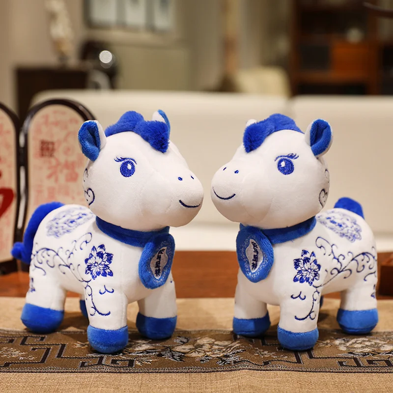 2026 رائجة البيع السنة الجديدة التميمة الحصان ألعاب من نسيج مخملي الأزرق والأبيض الخزف الحصان دمية السنة الجديدة حفلة هدية تبادل هدية ديكور المنزل #5