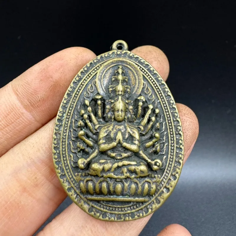 Brass Thousand Hands Guanyin Buddha Pendant Ornament Old Pendant Tibetan Jewelry Crafts