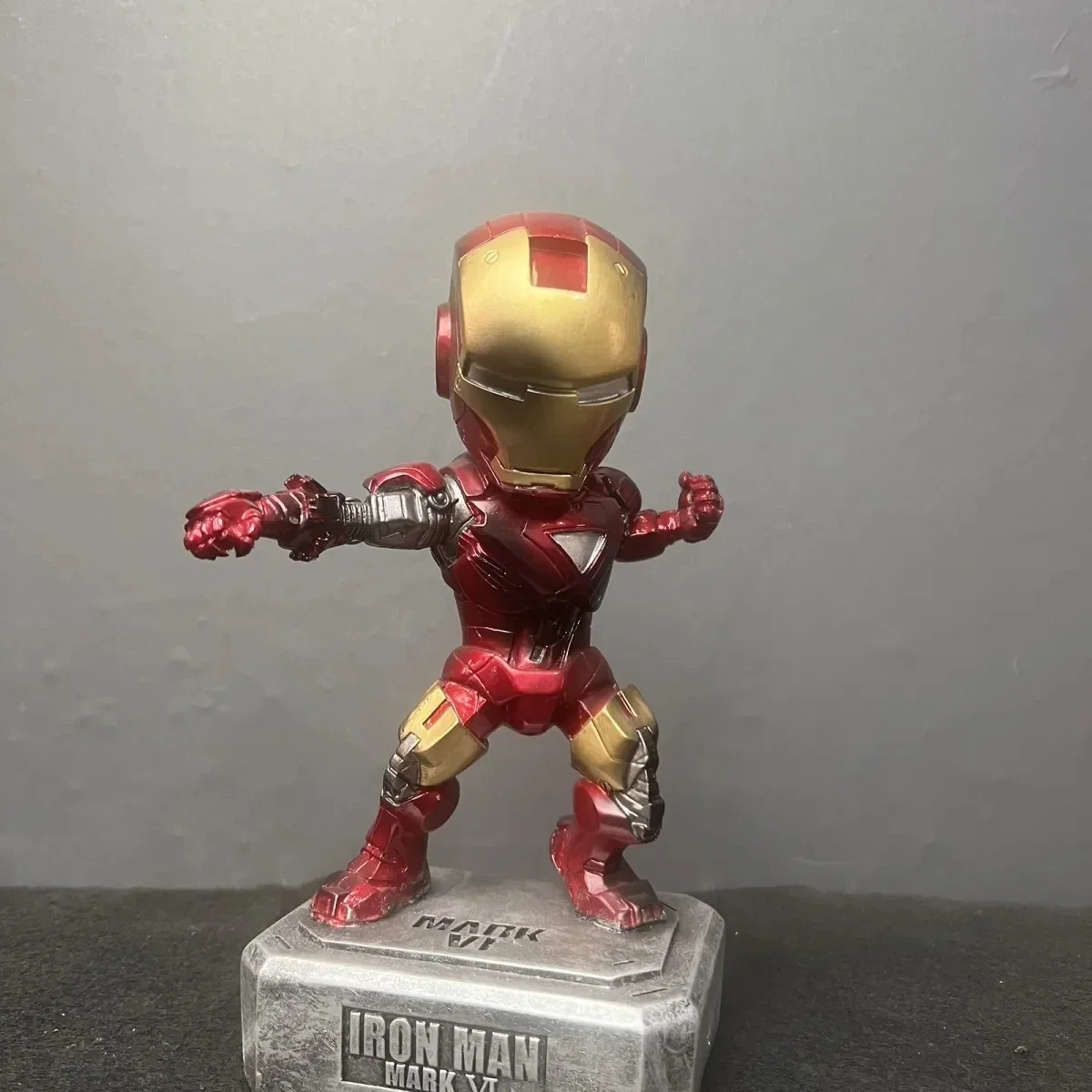 

Hot Marvel The Avengers Iron Man Mk6 Anime Figures Classic Toys Solid Series Collection Model Vehicle Office Accessories Resin