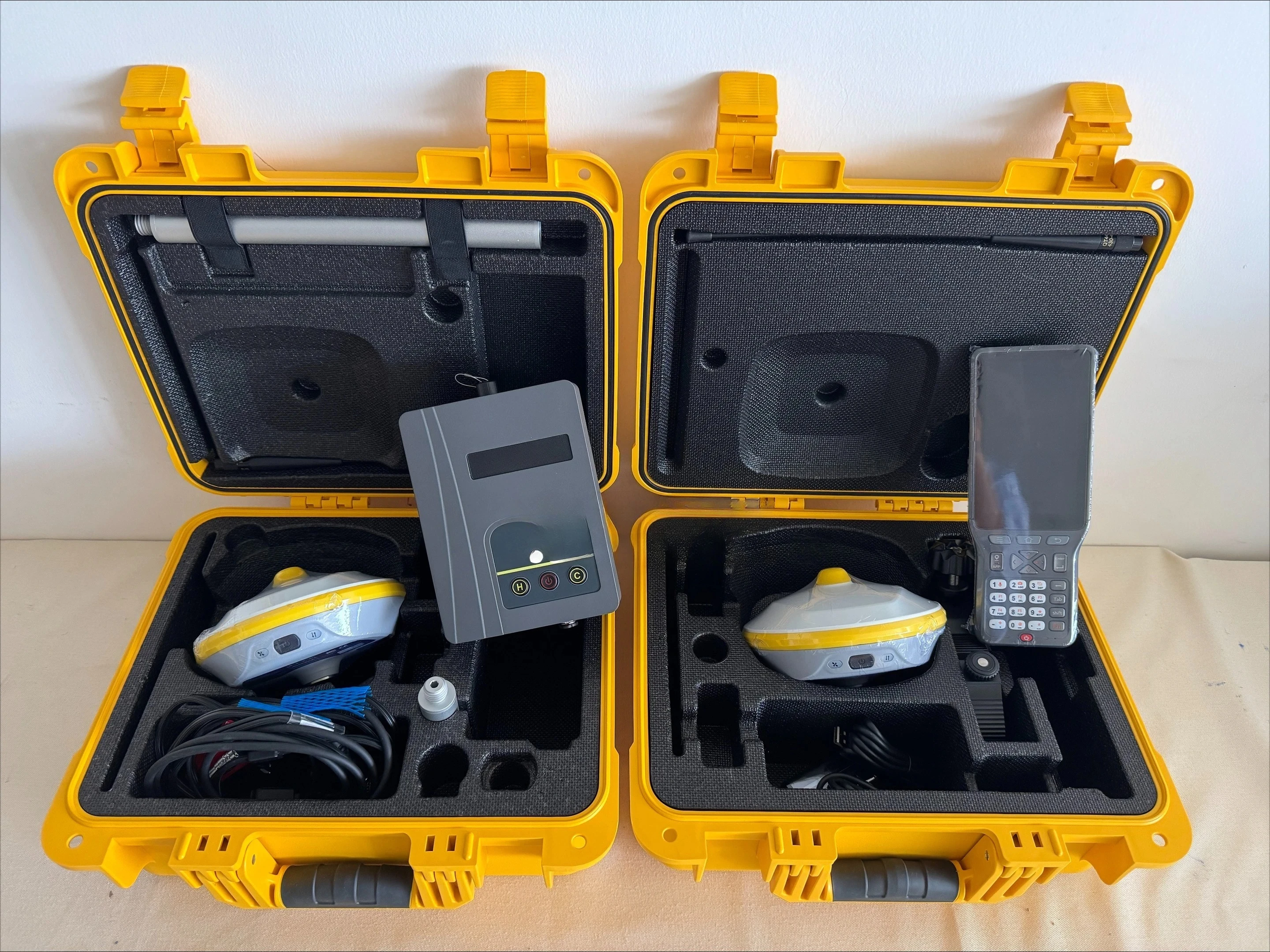 

Zcspace/Stonex T1AR Pro GNSS RTK GPS Differential AR Visual Measuring Instruments International Version RTK,with Surpad4.2