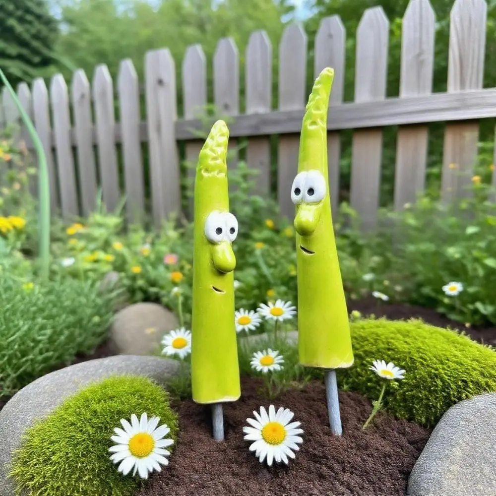 

2Pcs Creative Bamboo Shoot Plant Crafts Handmade Cute Expression Bamboo Shoot Garden Stakes Resin Crafts Weatherproof