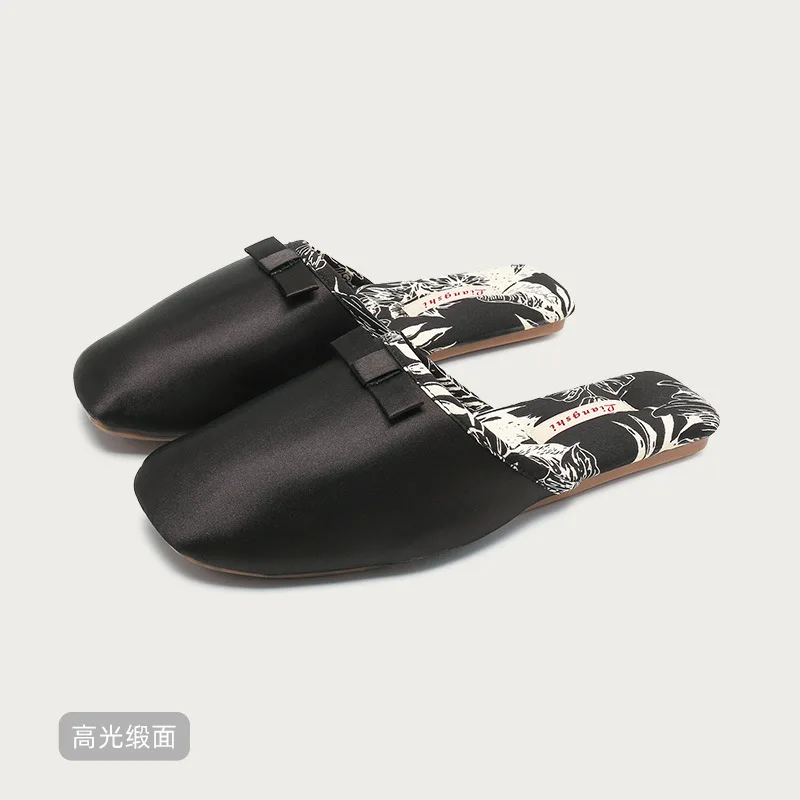 Variant: black
