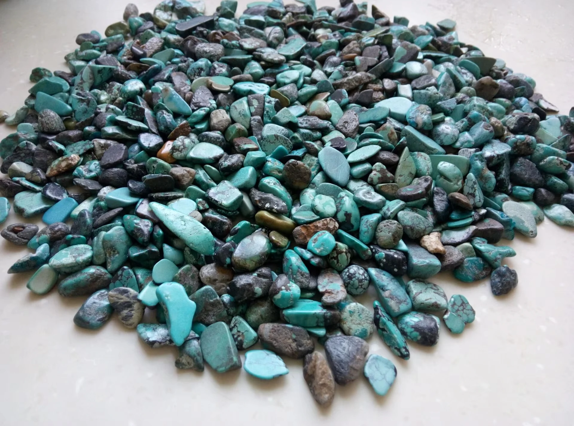 100g Natural Turquoise 7-12mm Tumbled Chips Stone Healing Reiki