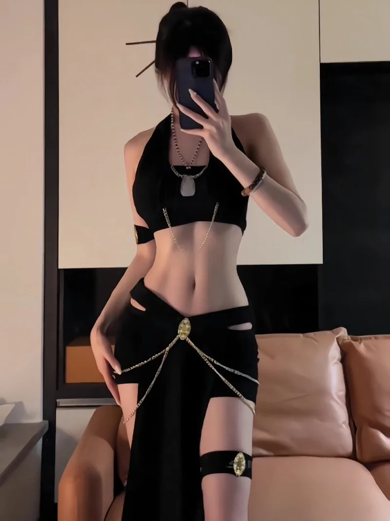 Lingere Manga Hentai: What It Really Feels Like to Wear This Costume and  Why It Works