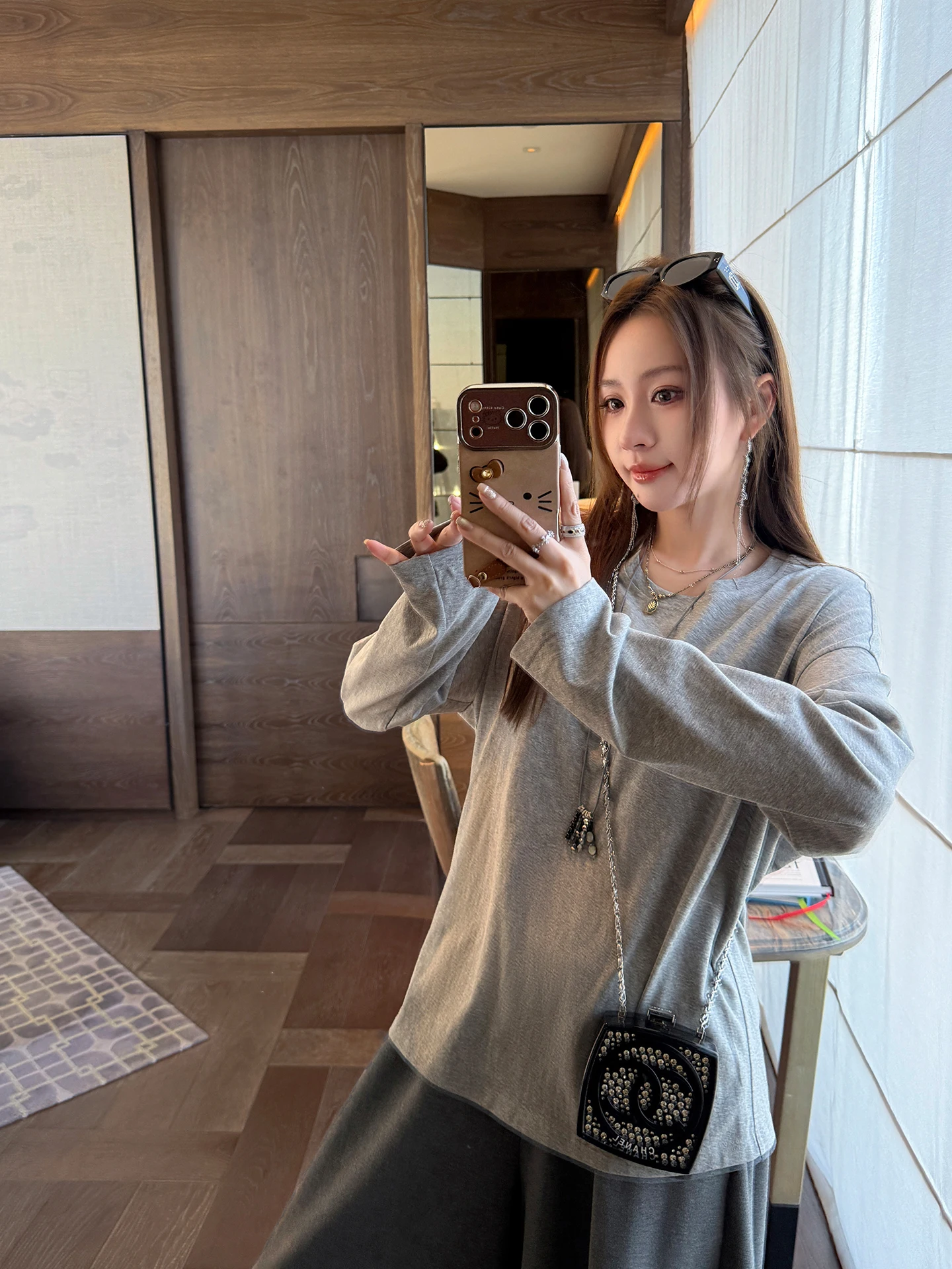 

Loose Fit Classic Grey Cotton T-Shirt by Zhang Sheshi Spring Collection Commute Style Long Sleeve round Neck Casual Wear