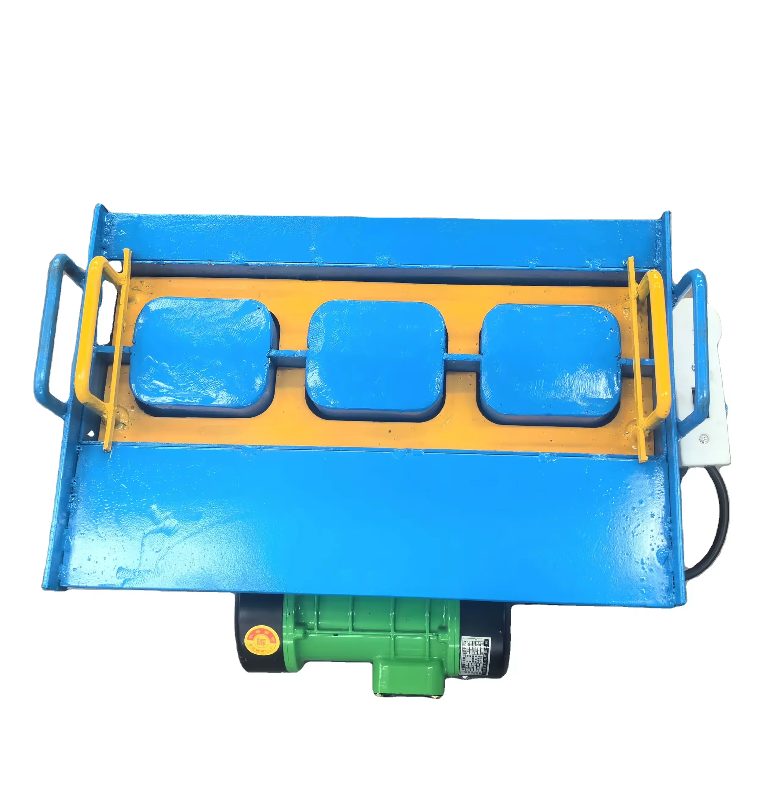 

Машина для производства пустотелых цементных блоков