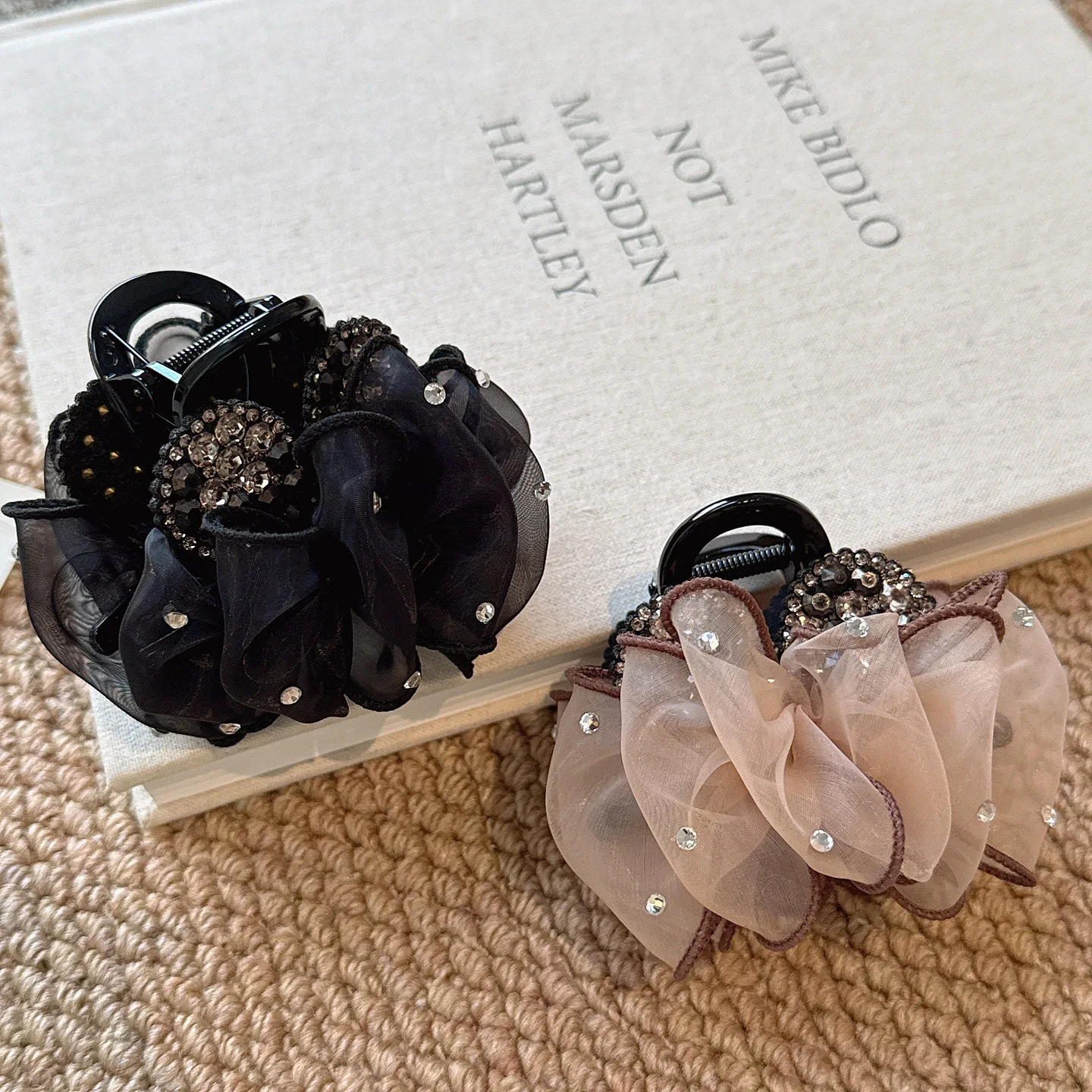 

Glamour Sheer Rabbit-Ear Claw Clip, Crystal-Embellished Oversized Hair Claw for Elegant Updos, Elegant Hair Claw, Shark Clip