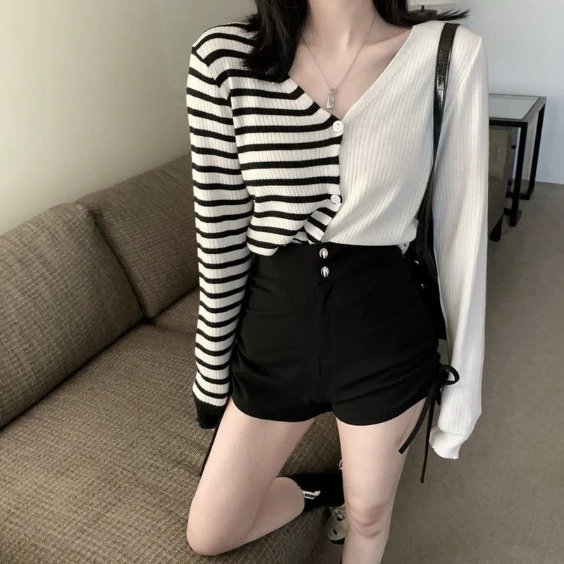 

Шорты с гофрировкой, женские сексуальные шорты для девочек с высокой талией, уличная одежда, универсальные однотонные шорты в корейском стиле, Mujer, осенние базовые шикарные подростковые шорты в консервативном стиле