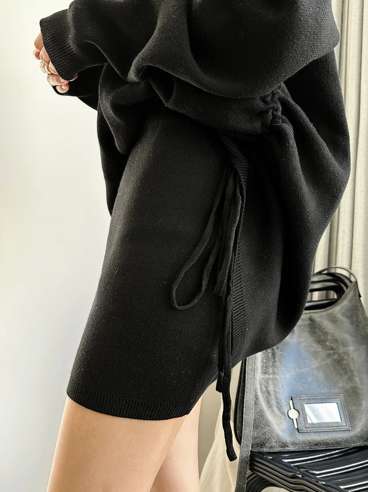 Spring and Autumn Women\'s Casual Solid Color High Waist Slim Fit Knitted Skirt