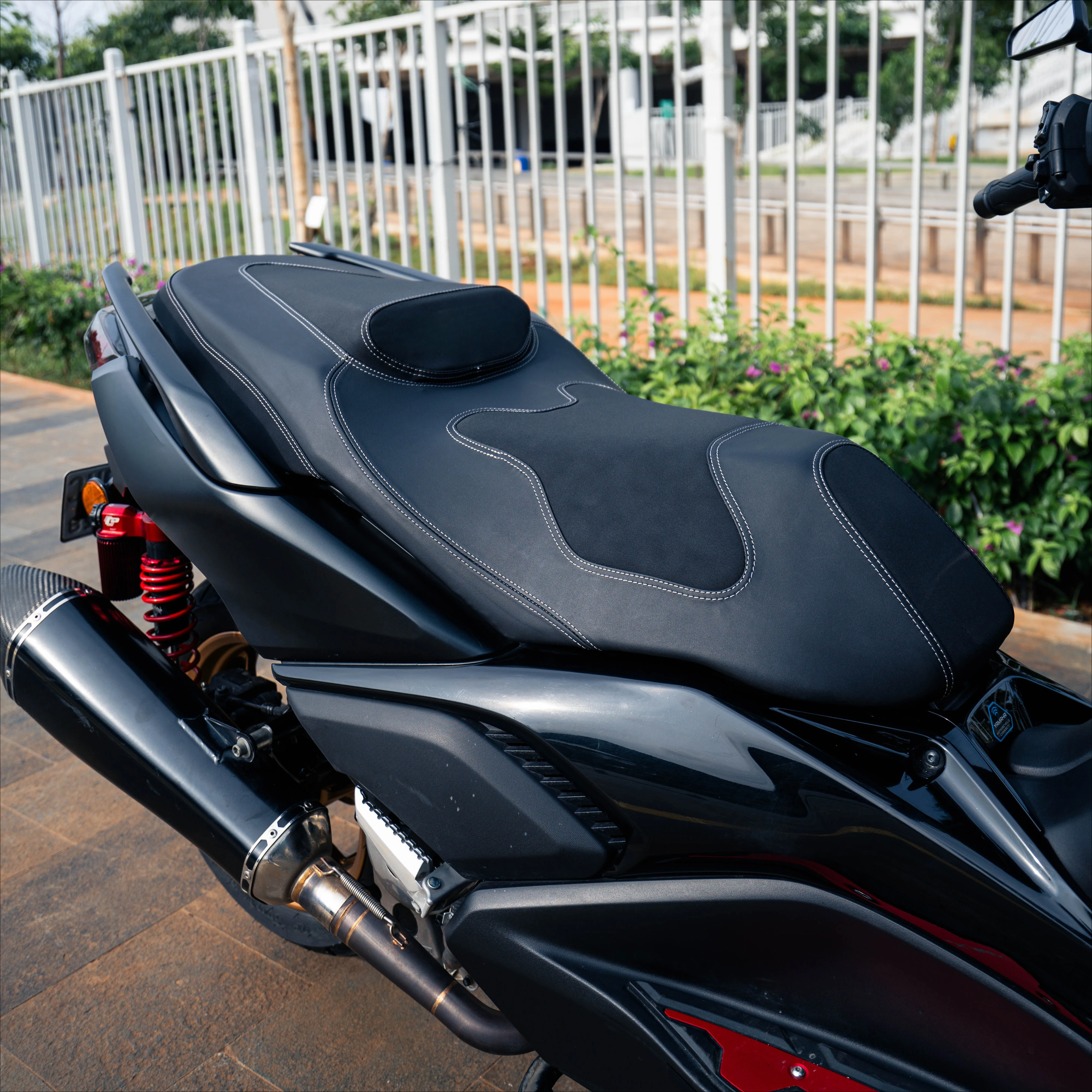 Xmax Connected 2023 2024 NEMO Soft Seats Cushion Motorcycle Big Chair with Stitching for Yamaha Xmax Accessories Wholesale
