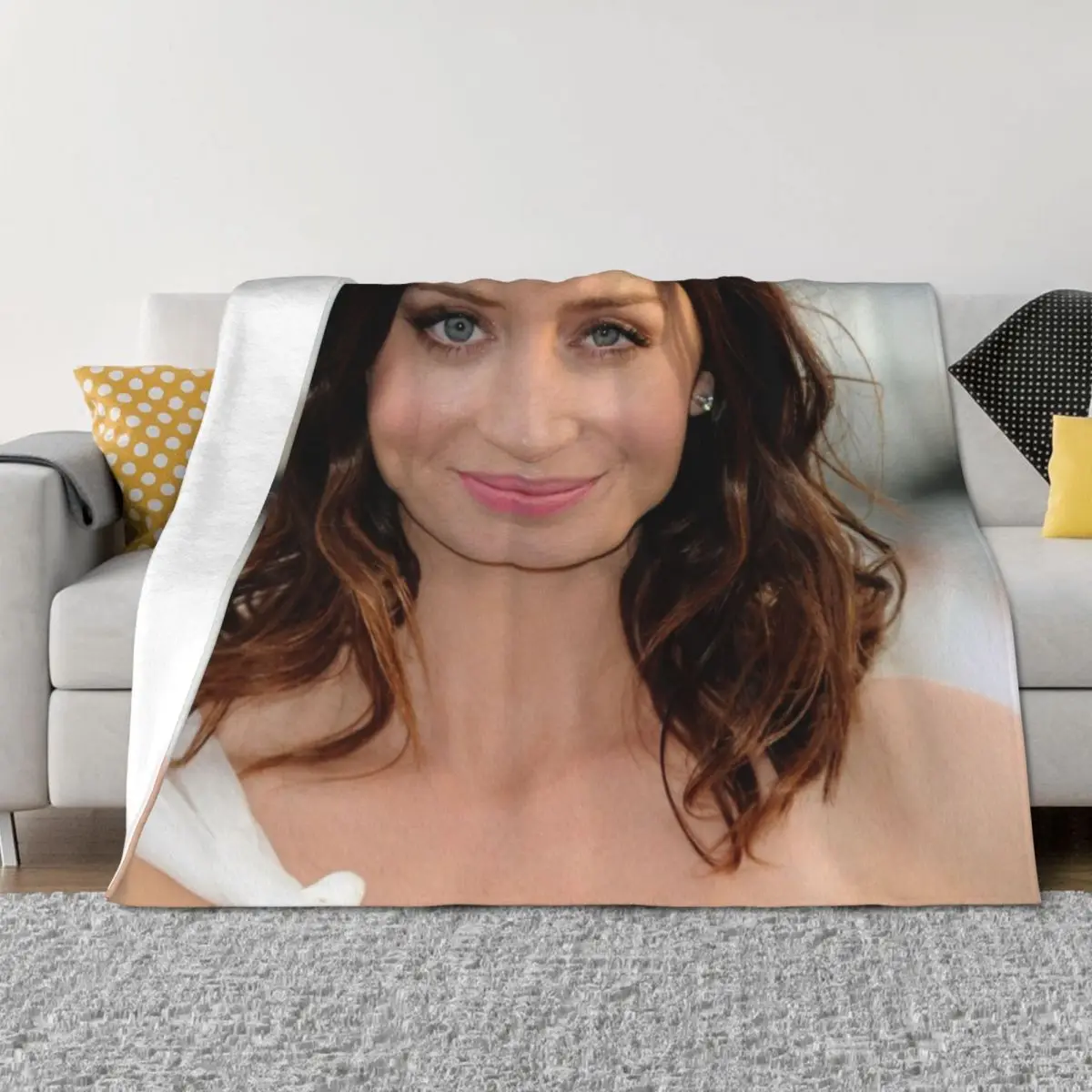 Emily Blunt Throw Blanket For Sofa Thin Cute Plaid Furrys Heavy Blankets