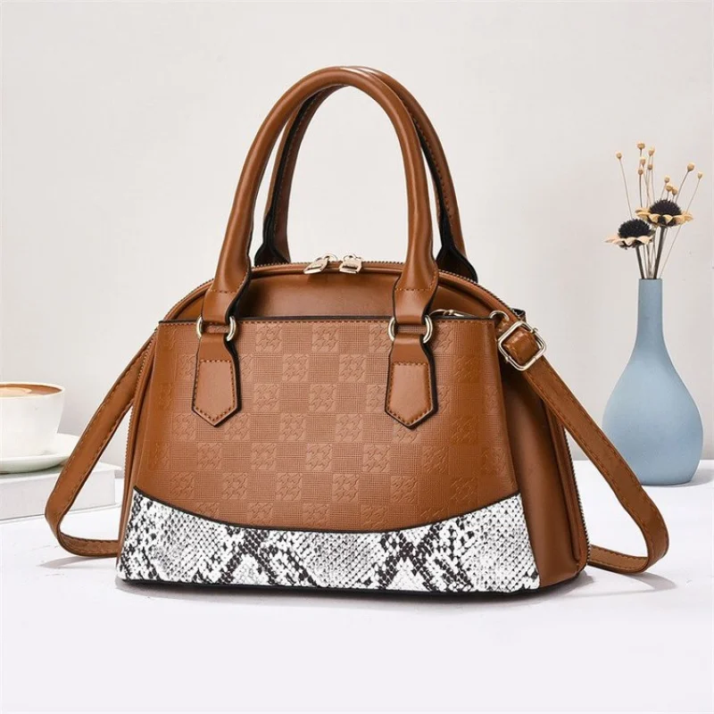 

Minimalist High-End Clutch Mini Bag Unique Solid Color Elegant Design For Fashion Women Luxury