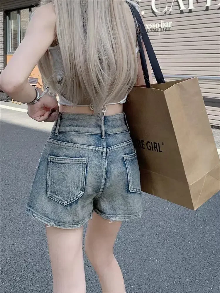 Liu Ding's Low-waist Denim Shorts for Women's New Slim Fit and Slim Hips and Wide Legs