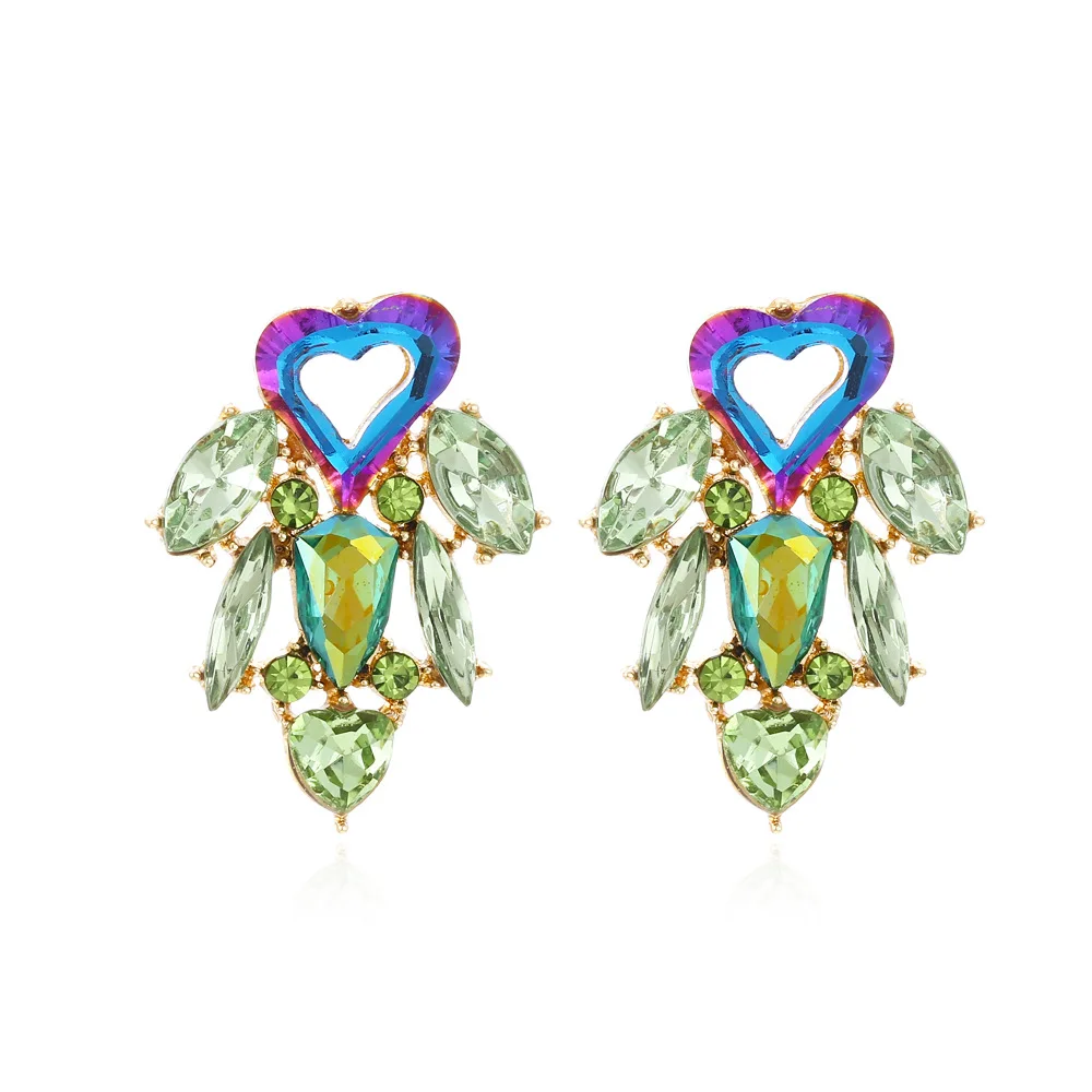 Fashion versatile heart-shaped artificial crystal stud earrings, personality temperament super flash light luxury style colored 