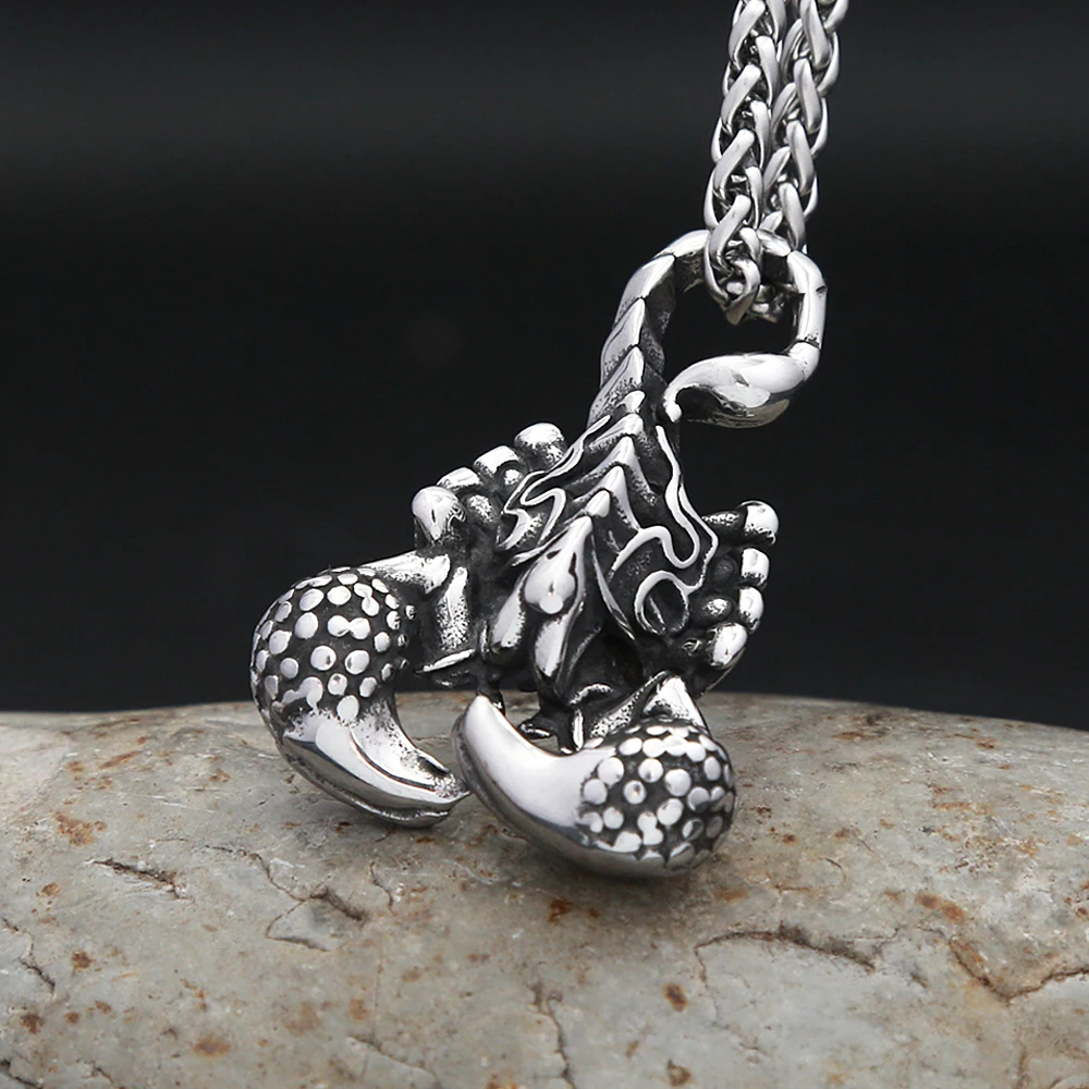 Gothic Fashion Animal Scorpion King Pendant Necklace Stainless Steel Men's Unique Punk Metal Sliding Pendant Party Jewelry Gifts