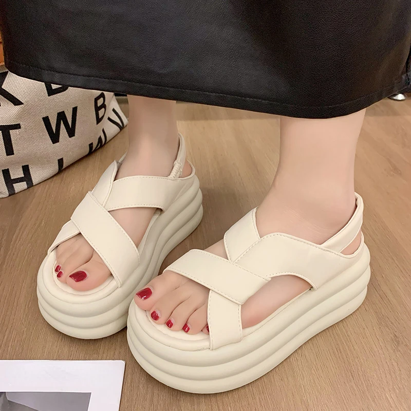 Sandales à plateforme pour femmes, créateur de mode, chaussures Peep Parker, chaussures d'été décontractées, semelle optique confortable, sandales de fête, chaussures à talons